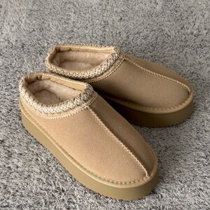 Women’s Unbranded Platform Slippers